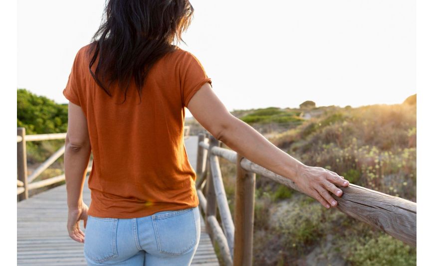 Huile essentielle et ménopause : le guide complet pour se sentir mieux